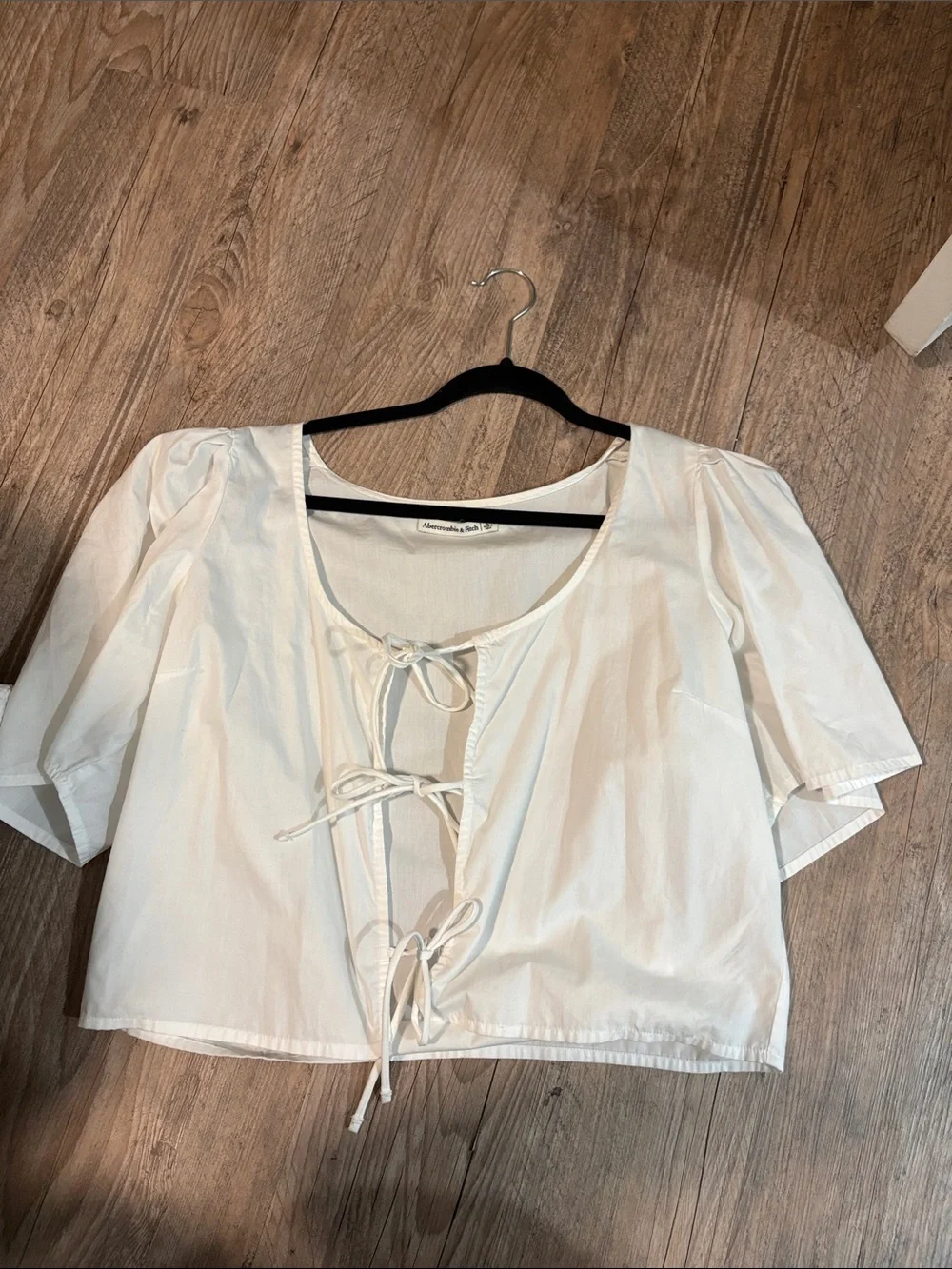 Abercrombie & Fitch White Tie-Front Crop Blouse